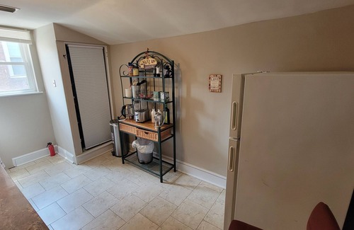 Pottstown Appartement | Loft Downtown Pottstown, King Bed w/Free Parking & Central AC & WiFi