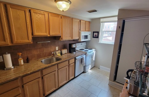 Pottstown Appartement | Loft Downtown Pottstown, King Bed w/Free Parking & Central AC & WiFi
