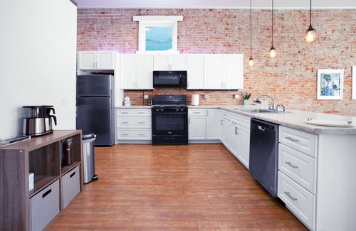 Kalamazoo Copropriété | Loft in the Zoo Premium downtown apartment!