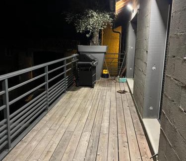 Sainte-Marie-dʼAlloix Appartement | Loft industriel avec jacuzzi