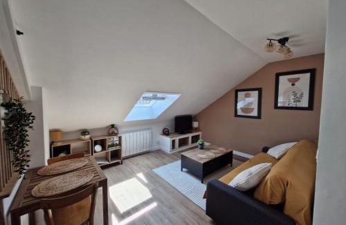 Nogent-le-Rotrou Appartement | Loft Moderne et Rénové - Idéal Pros & Familles - 1 à 4 pers - Wifi - 5 min de la Gare