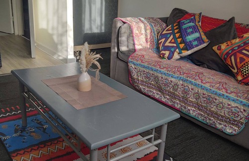 Chadwell Appartement | Loft - Sleeps 2 - Parking - Close to Station