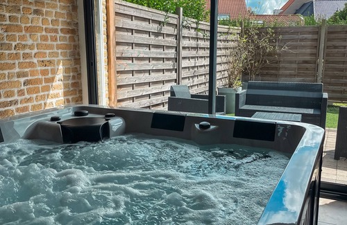 Gravelines Maison | Loft Terre Jacuzzi and sauna Gravelines
