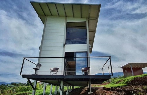 Roble Cottage | Loft y Jacuzzi Villa Guadalupe. Ubicado en Poás de Alajuela, Costa Rica