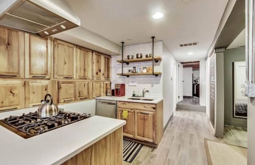 Tri-Taylor Appartement | Lofty 2Bd/Ba Med District