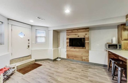 Tri-Taylor Appartement | Lofty 2Bd/Ba Med District