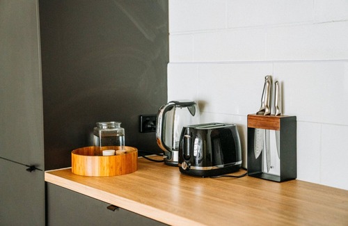 Abbotsford Maison | Lofty Inner City Warehouse