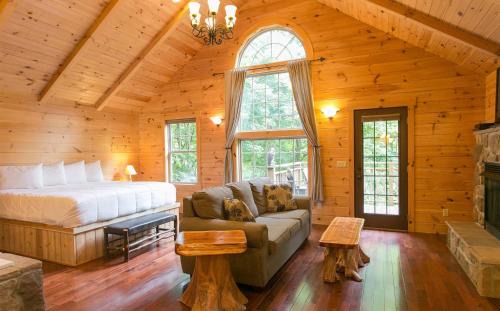 Millersburg Maison | Lofty Willows Treehouse by Amish Country Lodging