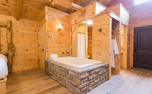 Millersburg Maison | Lofty Willows Treehouse by Amish Country Lodging