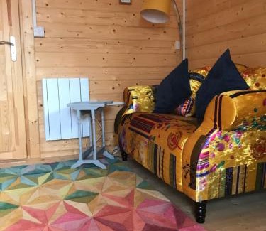 High Ercall Appartement | Log Cabin in Tiny Village