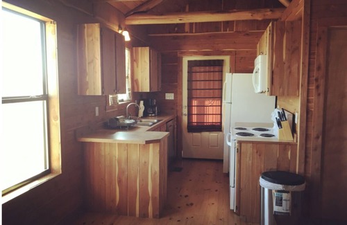 Prairie Lea Cabine | Log Cabin 1 at Son's Blue River Camp