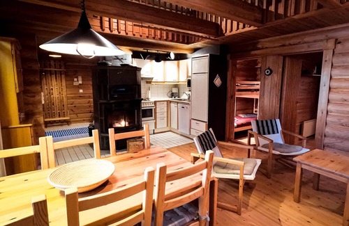 Jormua Chalet De Ski | Cabane en rondin 120m2 - Laponie finlandaise - Bord de lac et pleine forêt.