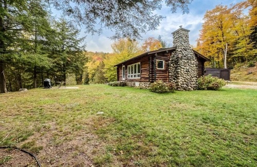 Duhamel Cabine | Log Cabin Getaway - rustic-chic - waterfront, dock, firepit & indoor fireplace!