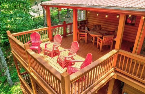 East Ellijay Cabine | Log Cabin : hot tub, pool table, Pac-Man, double decks-kids & dog friendly