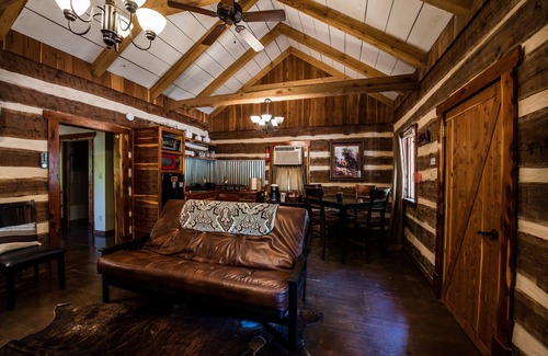Lindale Cabine | Log Cabin in Woods W / Cheminée à bois Trail & Scavenger Hunt, Lindale Canton Tyler