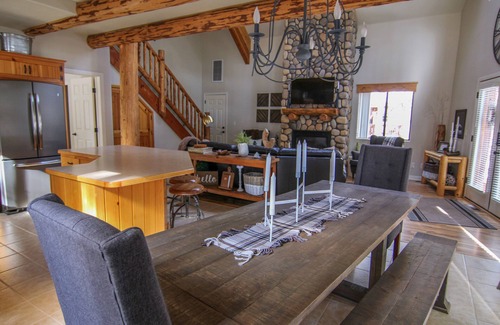 Pinetop Cabine | Retraite de luxe en cabane avec bain à remous pour une escapade romantique ou une escapade en famille