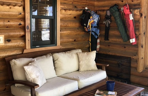 Waubun Cabine | Log Cabin On Scenic Juggler Lake ~ Dramatic Sunset Views!