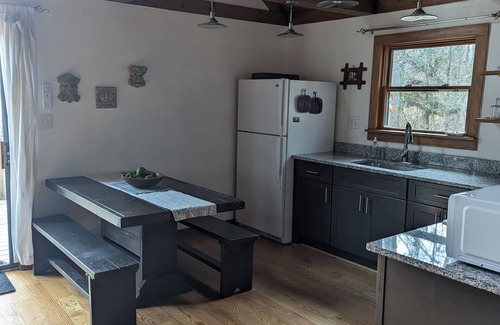 Berkeley Springs Cabine | Log Cabin on Sleepy Creek - Profitez de l'isolement et des bruits de l'eau