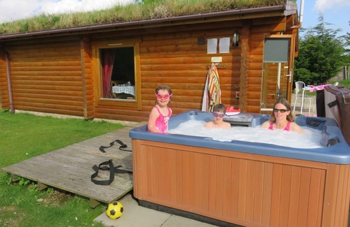 Spittal of Glenshee Cabine | Log Cabin avec bain à remous et sauna pour 4/5 | Dans le parc national de Cairngorm | Superbes vues