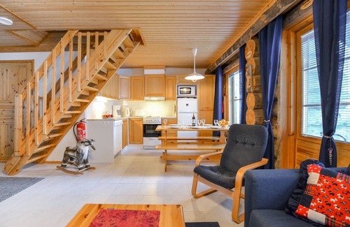 Akaslompolo Cabine | Cabane en rondins avec sauna, feu de bois et vue sur la forêt