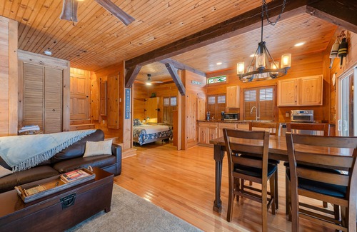 South Berwick Maison | Ogunquit / Wells Plages à proximité, Log Home, Animaux acceptés, Pristine