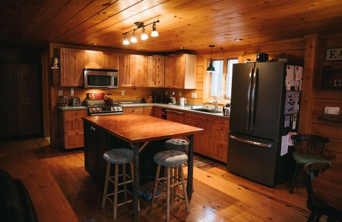 Jim Thorpe Maison | Log Home in a Peaceful Wood in Jim Thorpe