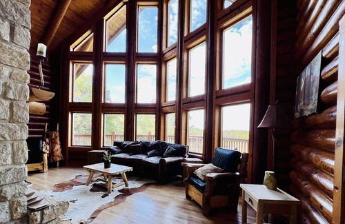 Franklin County Cabine | Log home on 42 acres