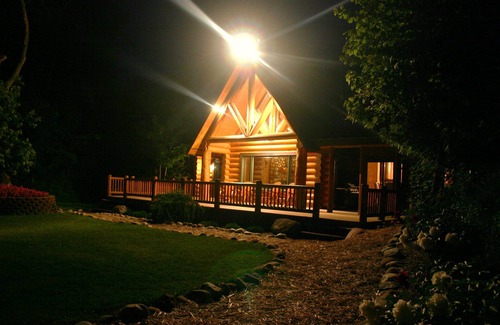 Brevort Cabine | Maison de luxe en bois rond sur le lac Michigan