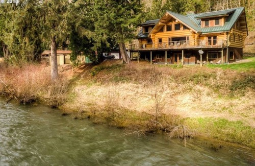 Seaside Maison | Connectez-vous à la maison sur le niveau inférieur Nehalem River 1500sf est tout à vous. Poisson, randonnée, chasse.