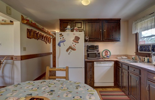 Jefferson Maison | Log Home with a View ~ Just 'Crosstown from Santa's