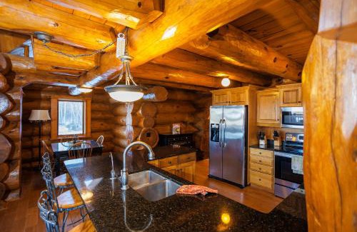 Fish Creek Maison | Log Retreat at Fish Creek by Simple Life Rentals