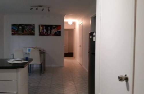 Eagleby Maison | Logan Hospital Dreamworld. Tamborine. upmarket area 3 bed furnished, ask pets.
