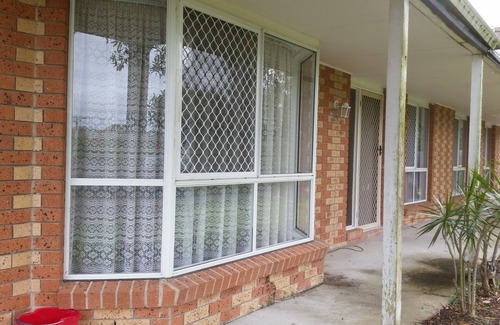 Eagleby Maison | Logan Hospital Dreamworld. Tamborine. upmarket area 3 bed furnished, ask pets.