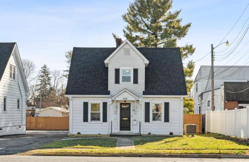 Frederick Maison | Logan's House in Downtown Frederick