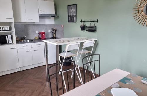 Elincourt-Sainte-Marguerite Appartement | Logement entier indépendant- 2 à 4 pers - Parking clos - Terrasse