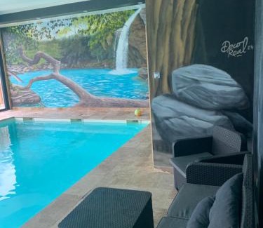 Saint-Germain-du-Val Appartement | Logement @ 10 personnes avec piscine intérieure 31 degrés zoo de la FLECHE 24 h du Mans