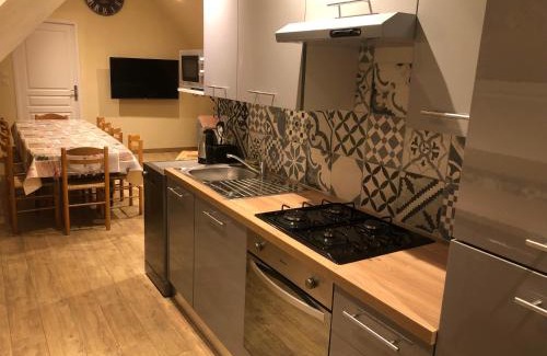 Saint-Germain-du-Val Appartement | Logement @ 10 personnes avec piscine intérieure 31 degrés zoo de la FLECHE 24 h du Mans
