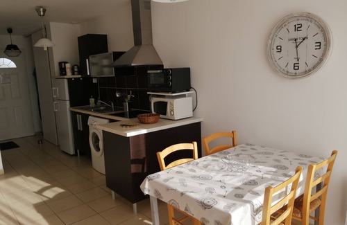 Jonzac Appartement | Logement 2 **avec jardin idéalement placé