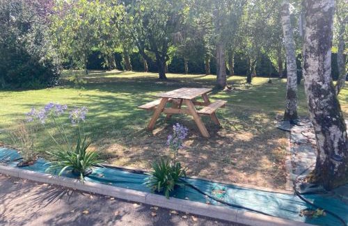 Saint-Eloy-de-Gy Maison | Logement avec 2 chambres pour 5 personnes maxi