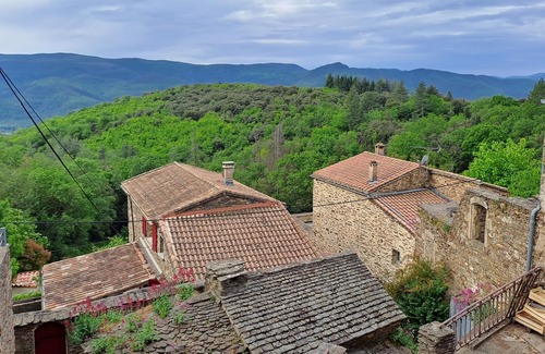 Combes Appartement | Logement Dans Hameau Pour Vacances ou Cure