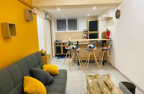 Jussac Maison | Logement de 40m2 de plein pieds dans une maison avec parking et terrasse