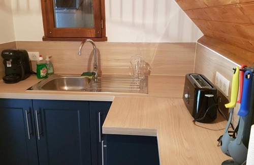 Sazos Maison | Logement entier avec vue terrasse extérieure et garage fermé