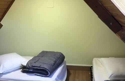 Sazos Maison | Logement entier avec vue terrasse extérieure et garage fermé