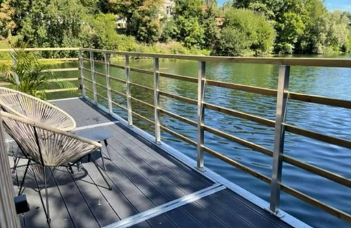 Bennecourt Location De Bateaux | Gîte Seine & Nature Logement flottant atypique "Le Tribord"