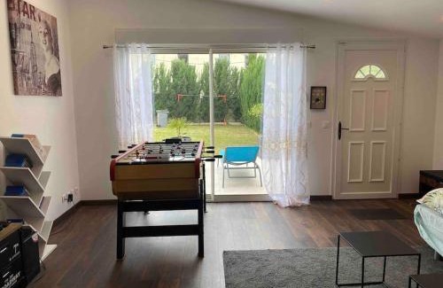 Sannois Appartement | Logement moderne, dans mon jardin, près de Paris et stade de France avec place de stationnement