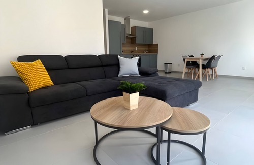 Simandres Appartement | Logement neuf en rez-de-jardin avec parking à 20 min de Lyon