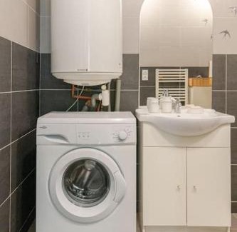 Porte Des Alpes - Mi Plaine - Manissieux Appartement | Logement prive et calme EUREXPO Groupama Stadium TRAM Parking Terasse