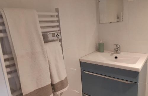 Dagneux Chalet De Ski | Logement proche Lyon-aéroport-Centrale Bugey
