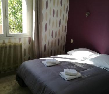 Saint-Martin-en-Bresse Hôtel | Logis Au Puits Enchanté