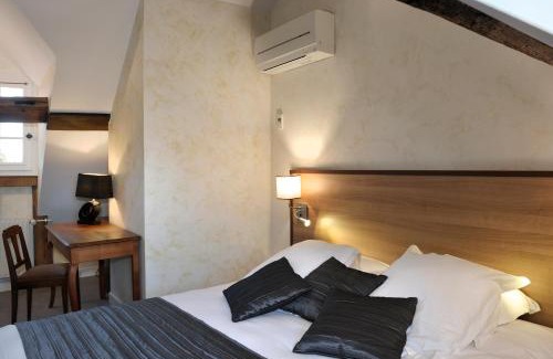 La Ferte-Imbault Hôtel | Logis Auberge À La Tête De Lard
